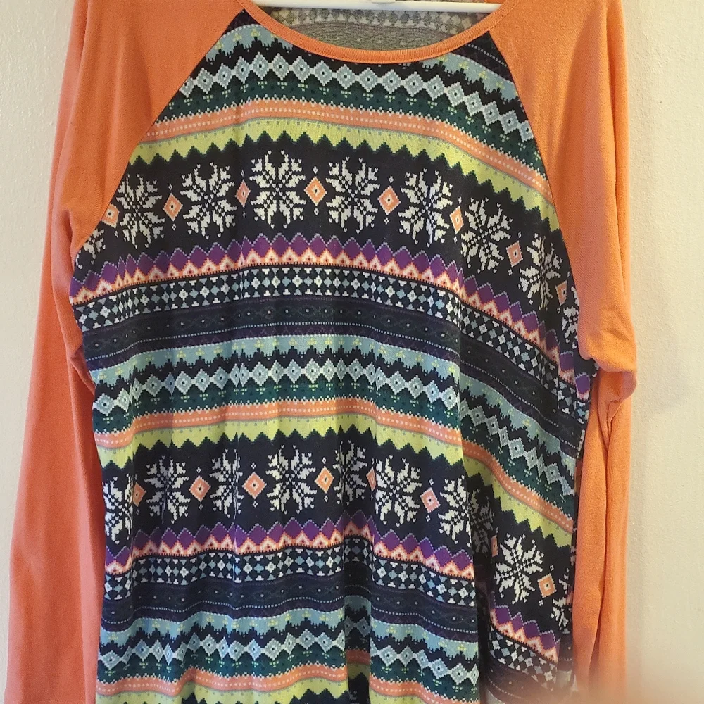 Multi-colored top - Picture 2 of 3